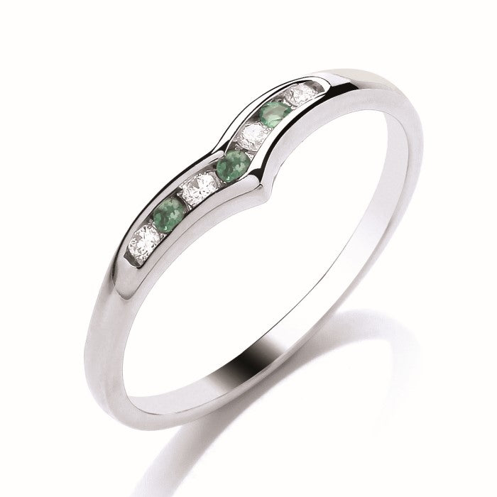 The 9ct White Gold Diamond and Emerald Wishbone Shaped Band features a gentle curve, set with alternating round green emerald and clear diamond stones along the top.